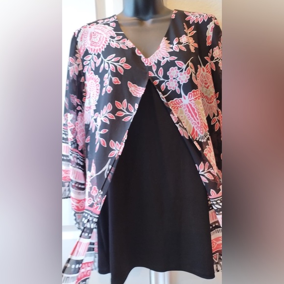 JM Collection Women's Printed Split-Front Tunic Top (Black Pink, Medium) Blouse - Picture 6 of 15